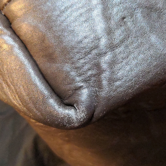 Shop LC Genuine Leather Cable Embossed Soft Maxi Tote Bag - Picture 6 of 7